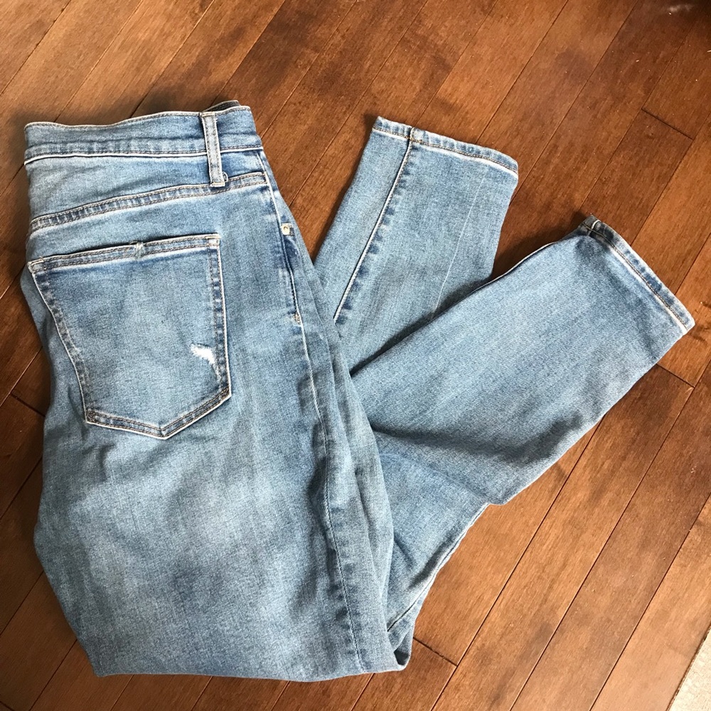 Gap jeans. The Skinny HR. 12/31. True Skinny